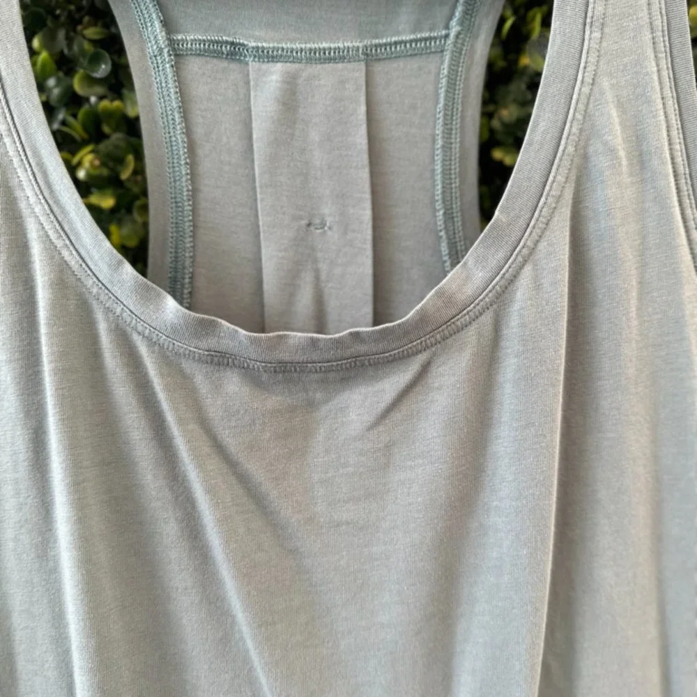 (P242) 🍋 LULULEMON TANK Sz 12/14*** - Picture 2 of 6